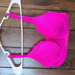 NWT 34D Victoria Secret Tshirt Bra